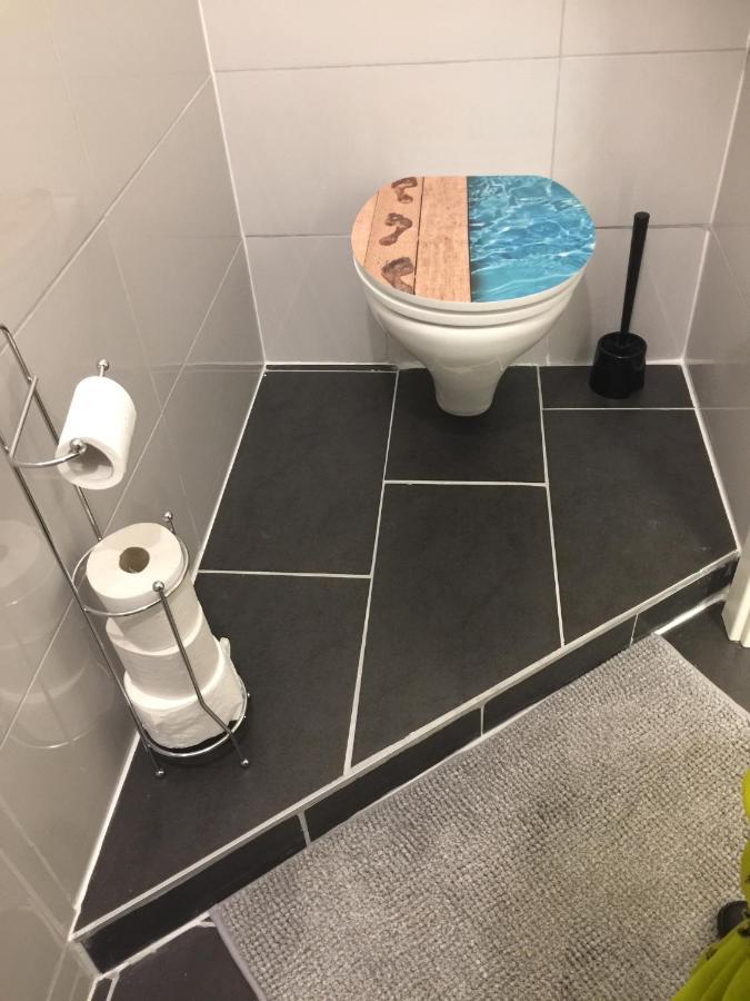 - 20 Km Dus Airport/messe Krefeld