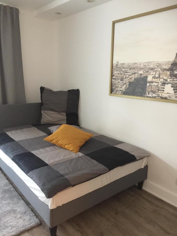 - 20 Km Dus Airport/messe Apartment *