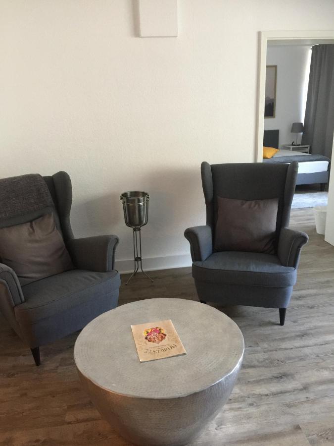 - 20 Km Dus Airport/messe Krefeld