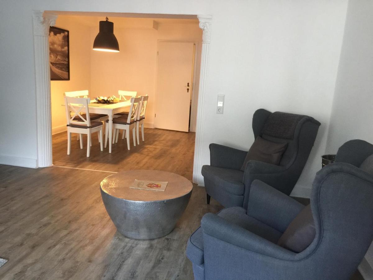 - 20 Km Dus Airport/messe * Krefeld