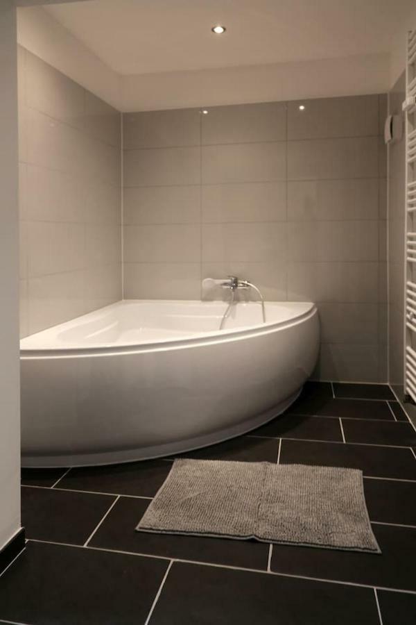 - 20 Km Dus Airport/messe *