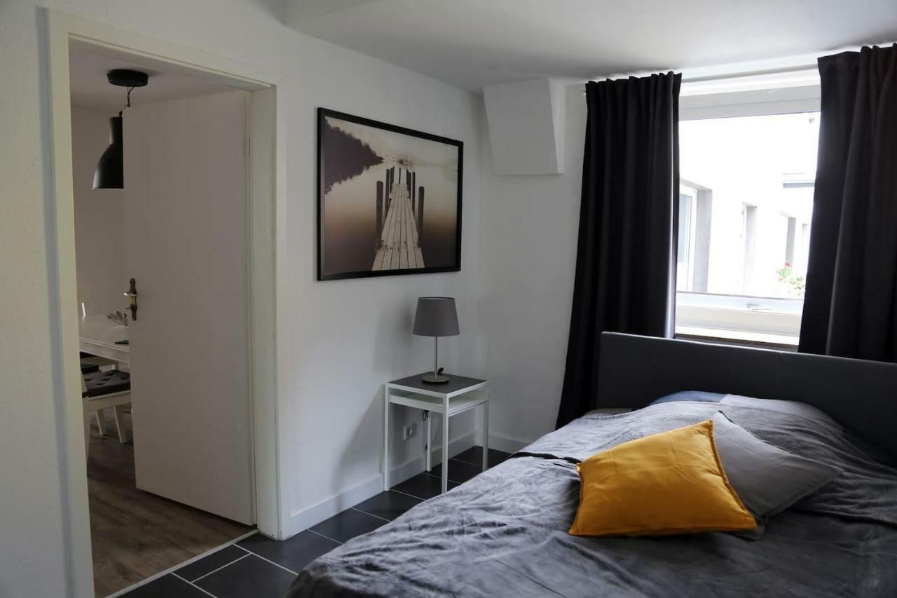 - 20 Km Dus Airport/messe Krefeld